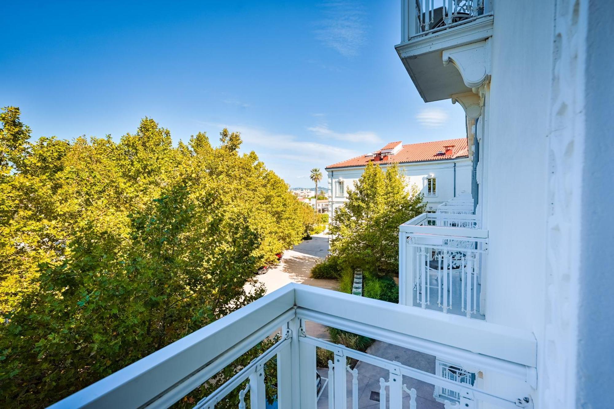 Grand Hotel Des Sablettes Plage, Curio Collection By Hilton La Seyne-sur-Mer Eksteriør bilde