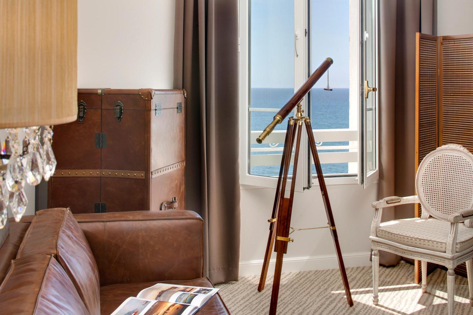Grand Hotel Des Sablettes Plage, Curio Collection By Hilton La Seyne-sur-Mer Eksteriør bilde